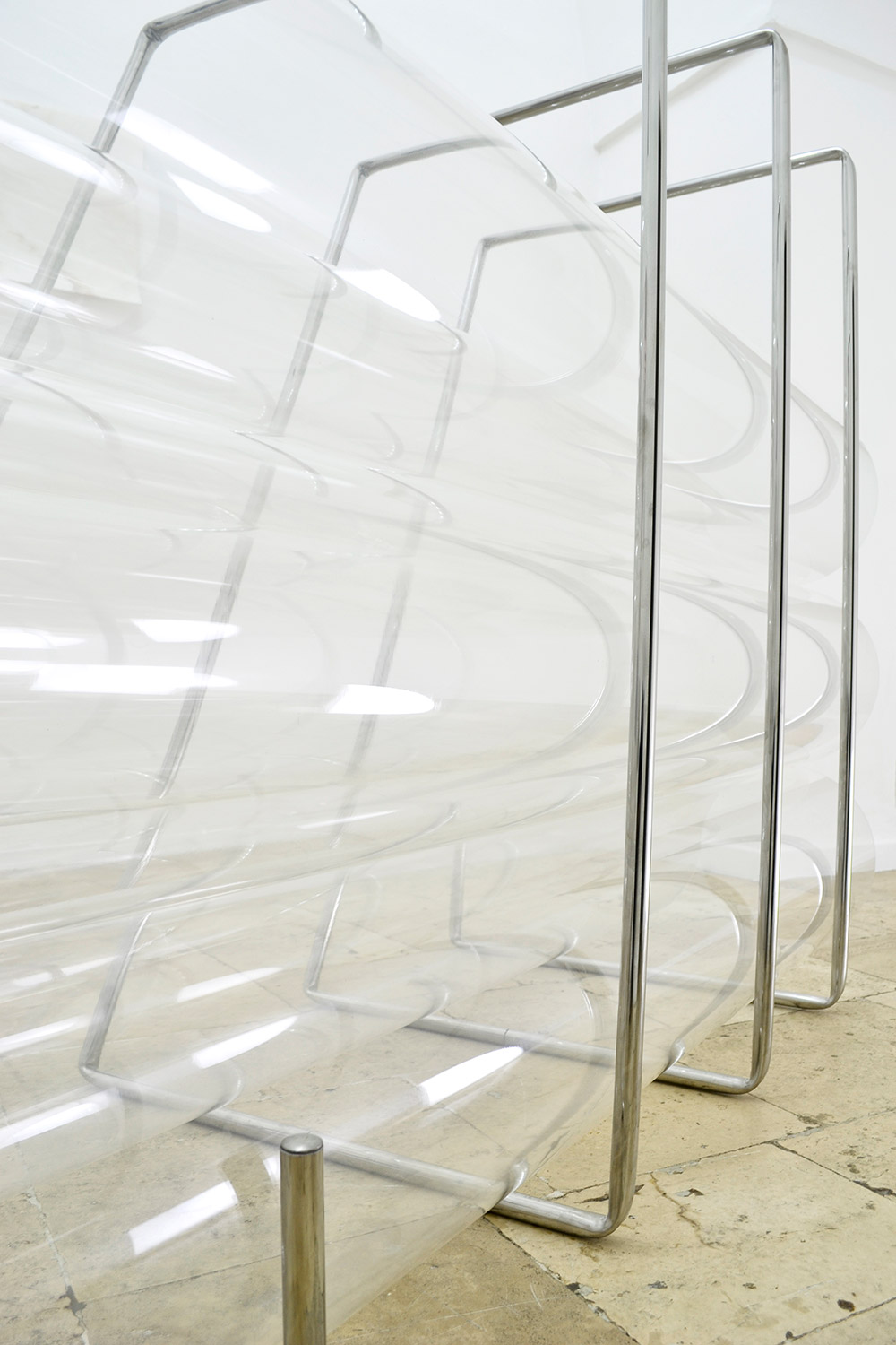 Antonio Trotta, Paquete especial, 1966-2016, steel, plexiglass, 330x145x110 cm (detail)